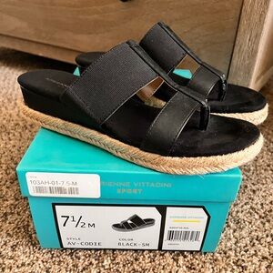 Adrienne Vittadini slip on sandals 7.5